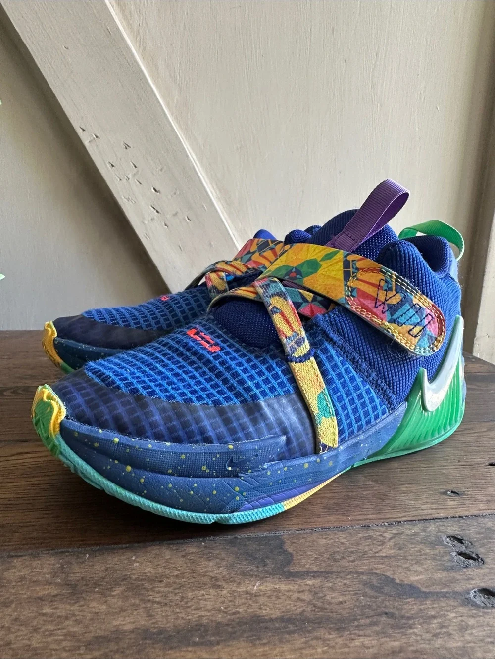 Nike LeBron Witness 7 Kaleidoscope Basketball Shoes Blue Multicolor Youth 2.5Y